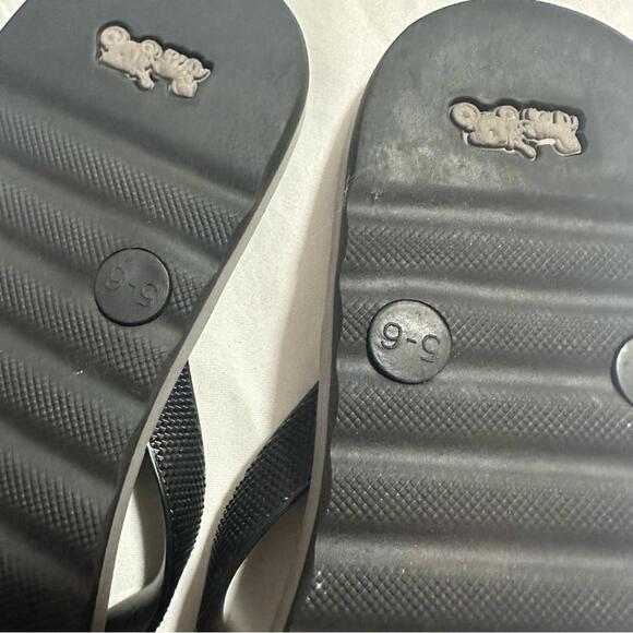 Coach Women’s Flip Flop Sandals - Picture 5 of 5